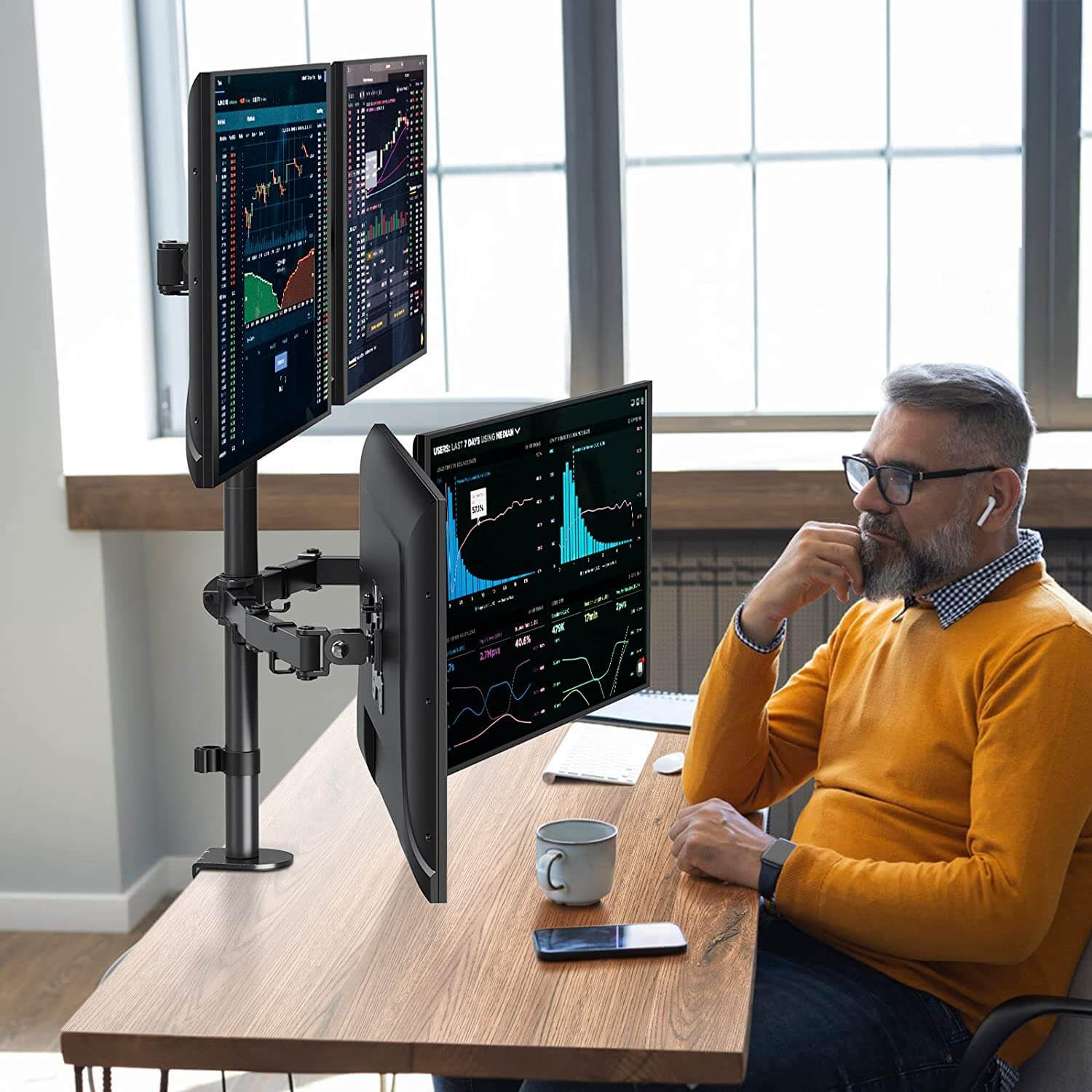 Quad Monitor Desk Mount for 13''-32'' Monitors MUA3007