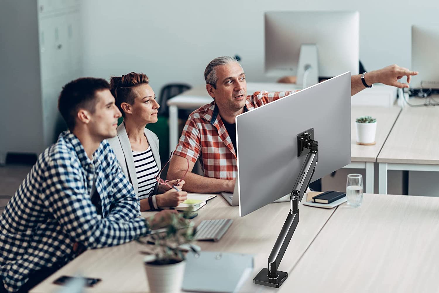 Single Monitor Desk Mount for 22"-42" Monitors MUA7005